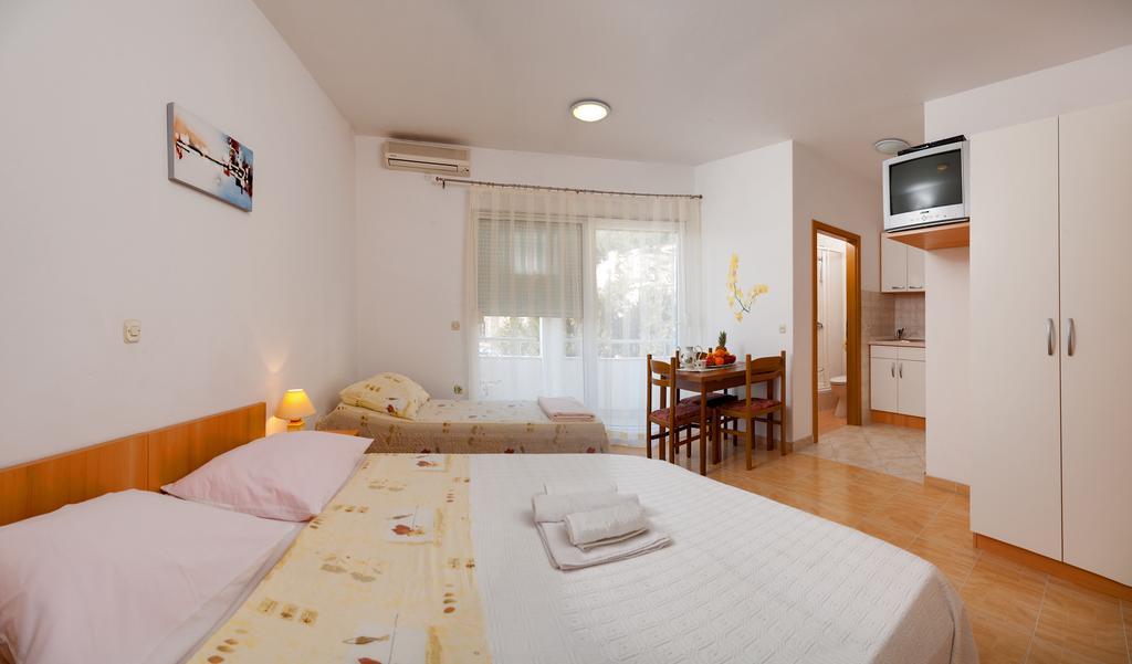 Apartamento House Marta Baška Voda Habitación foto
