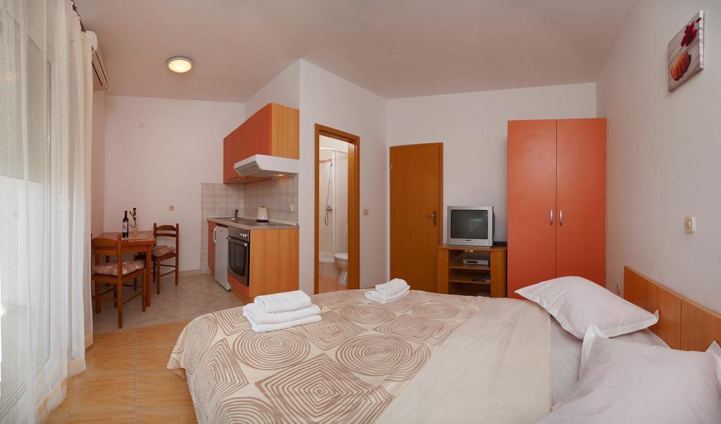 Apartamento House Marta Baška Voda Habitación foto